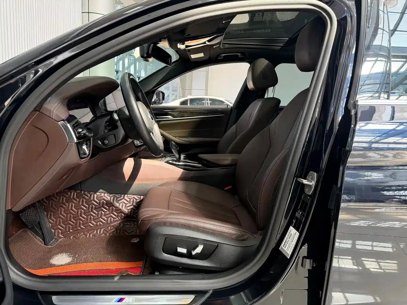 2020 BMW 5 Series 525Li M Sport Package — миниатюра 20