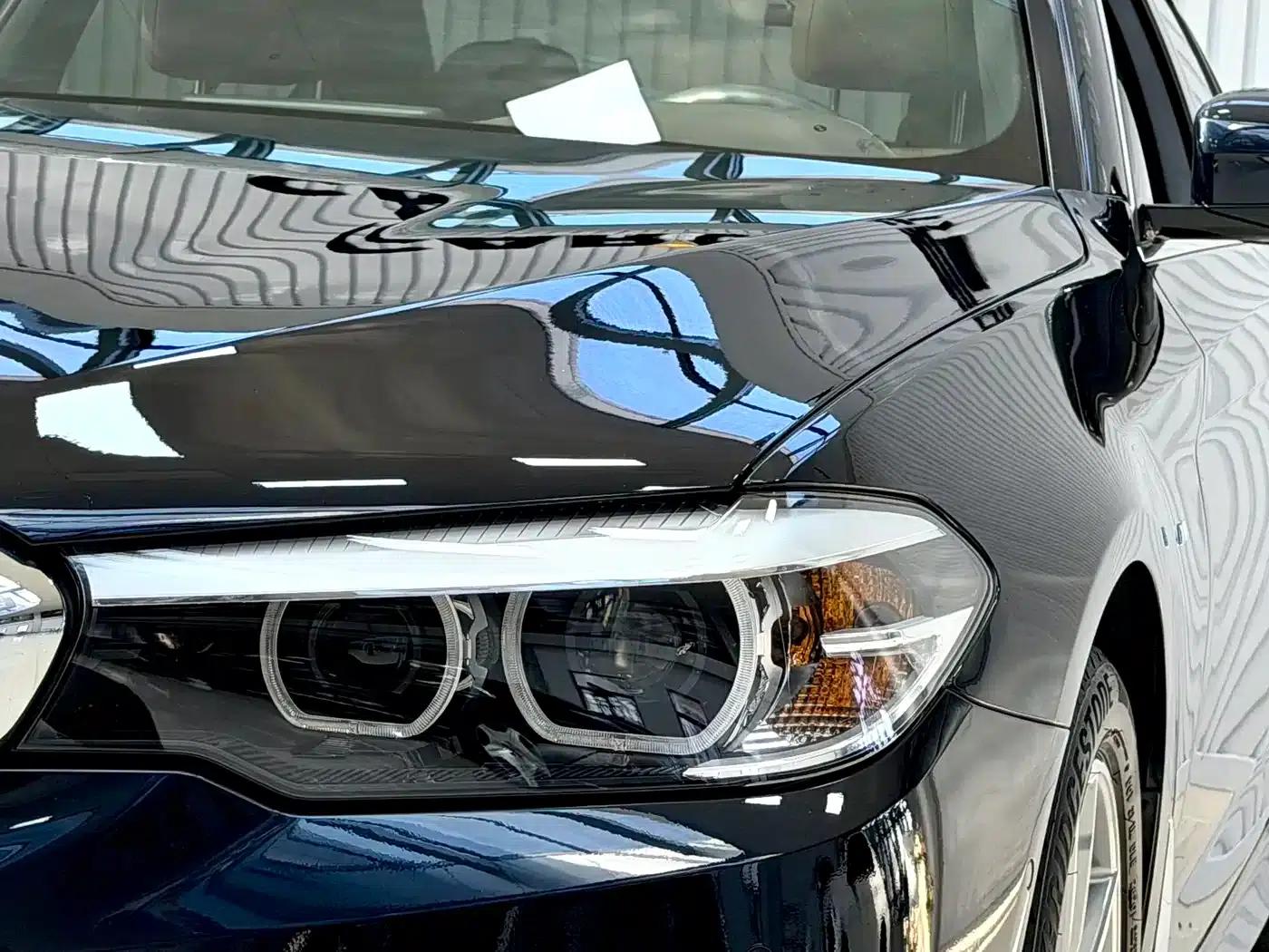 2020 BMW 5 Series 525Li M Sport Package — миниатюра 3