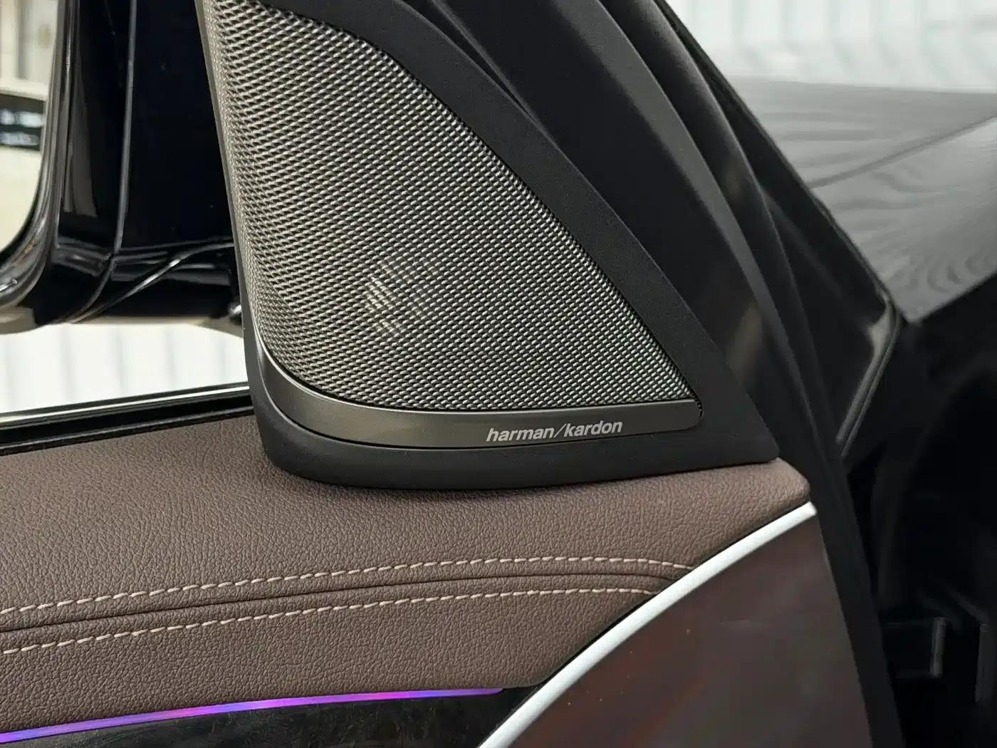 2020 BMW 5 Series 525Li M Sport Package — миниатюра 22