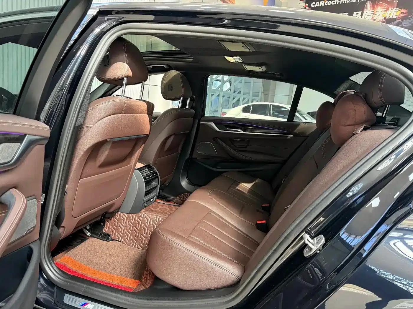 2020 BMW 5 Series 525Li M Sport Package — миниатюра 24