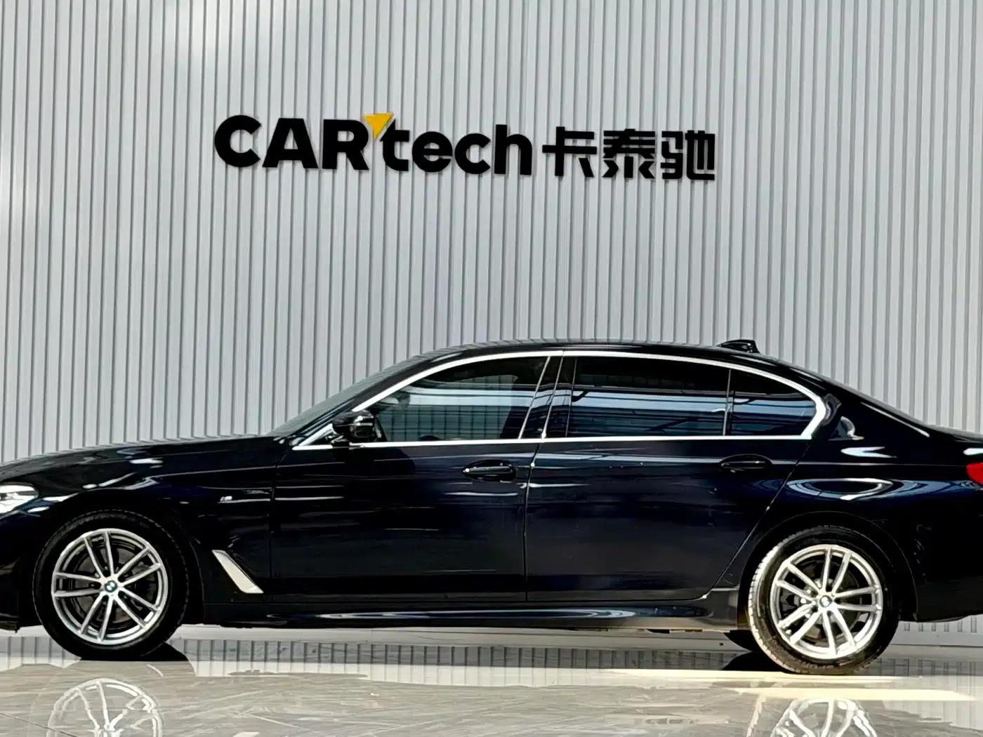 2020 BMW 5 Series 525Li M Sport Package — миниатюра 7