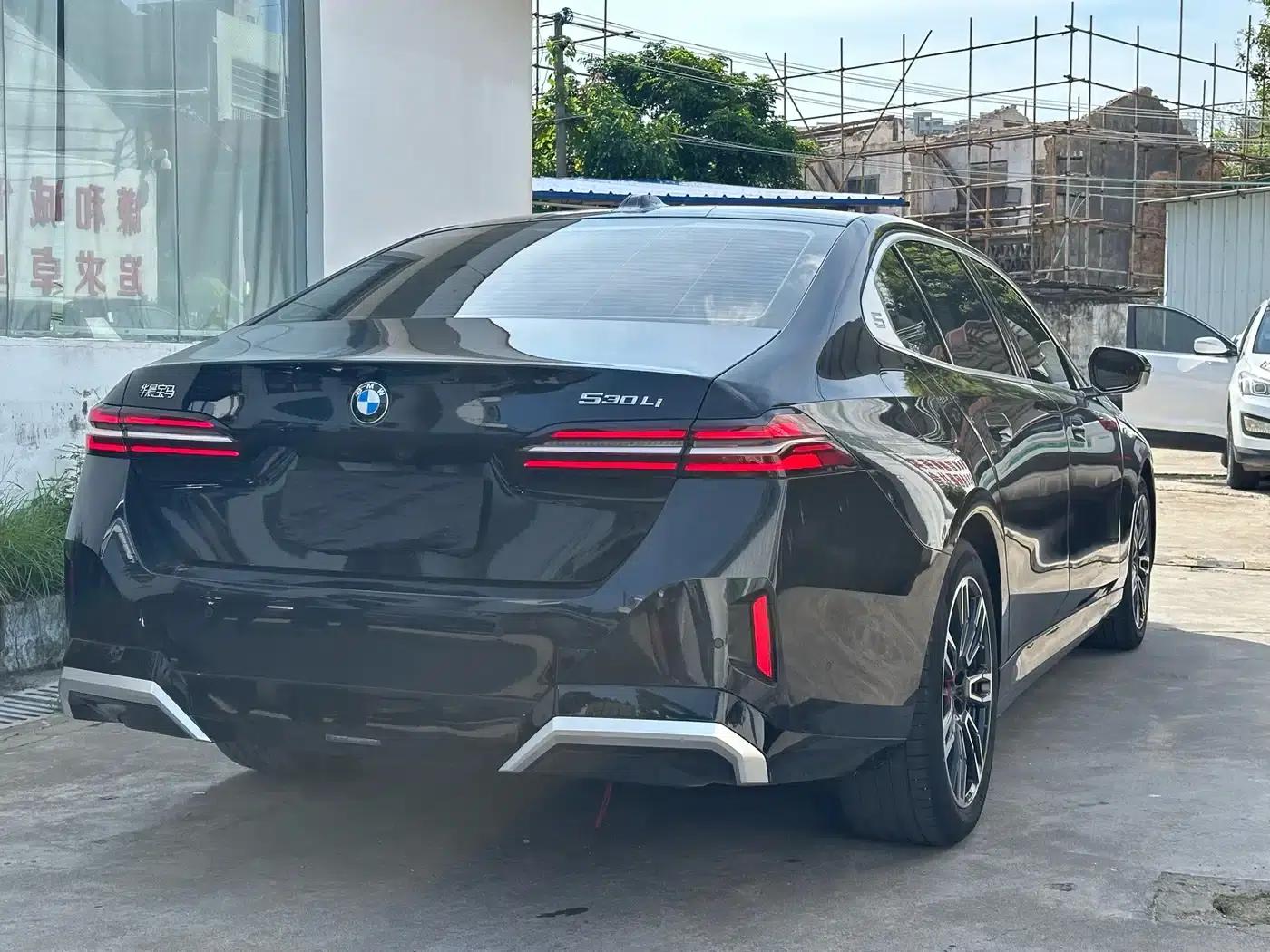 2024 BMW 5 Series 525Li M Sport Package — миниатюра 6