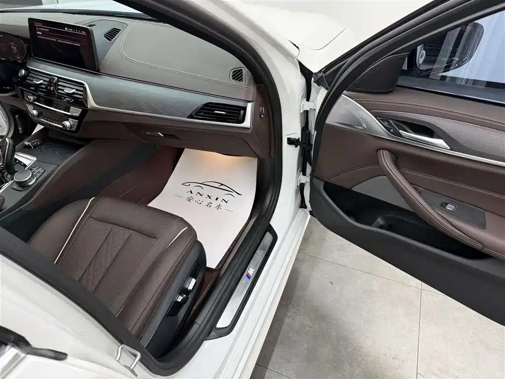 2023 BMW 5 Series 530Li Leading Edition M Sport Package — миниатюра 9