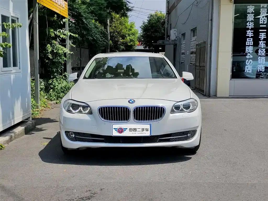 BMW 5 Series 2011 523Li Leading Edition — миниатюра 2