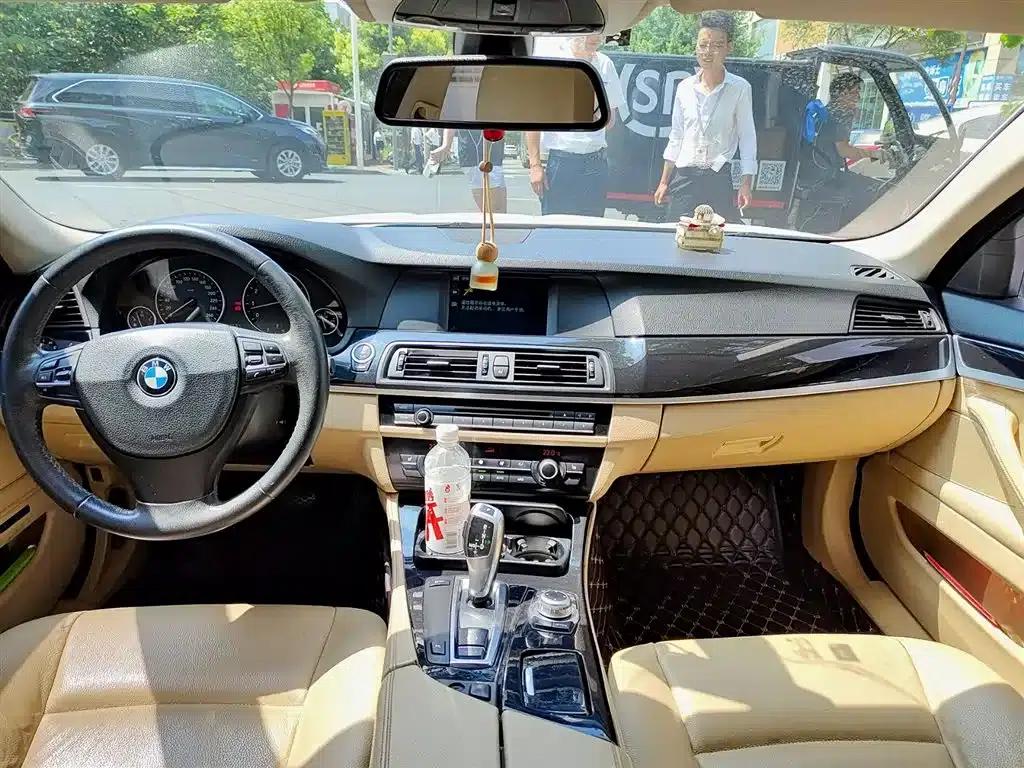 BMW 5 Series 2011 523Li Leading Edition — миниатюра 10