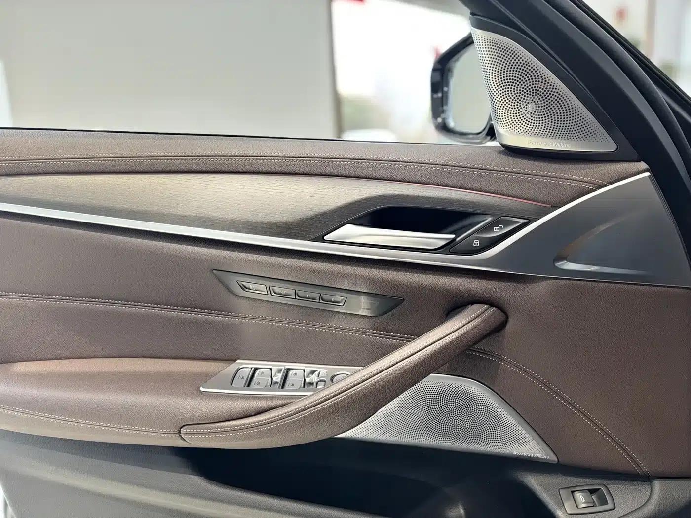 BMW 5 Series 2022 Facelift 3 530Li Luxury M Sport Package — миниатюра 11