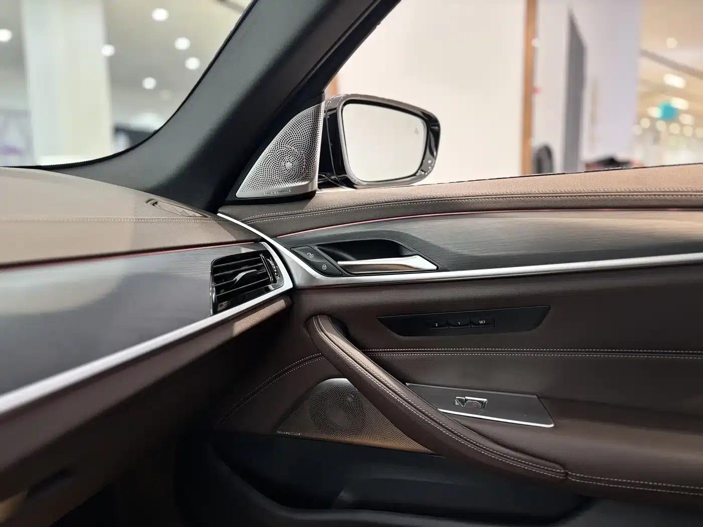 BMW 5 Series 2022 Facelift 3 530Li Luxury M Sport Package — миниатюра 12