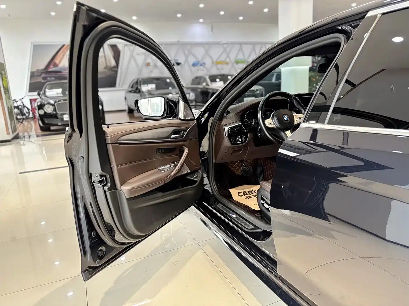 BMW 5 Series 2022 Facelift 3 530Li Luxury M Sport Package — миниатюра 13