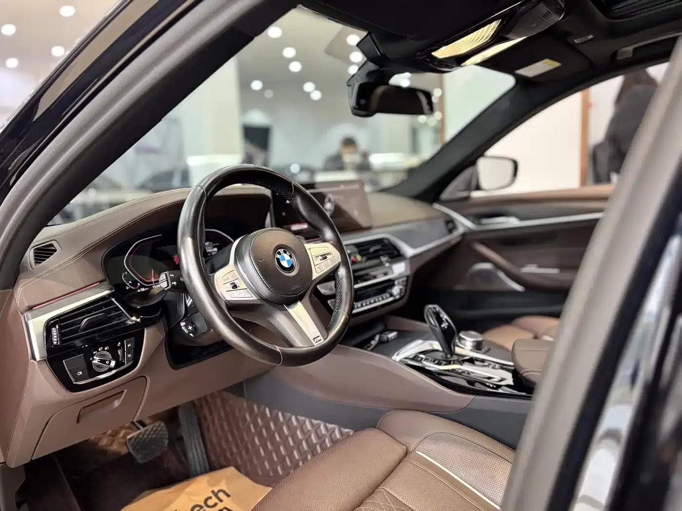 BMW 5 Series 2022 Facelift 3 530Li Luxury M Sport Package — миниатюра 14