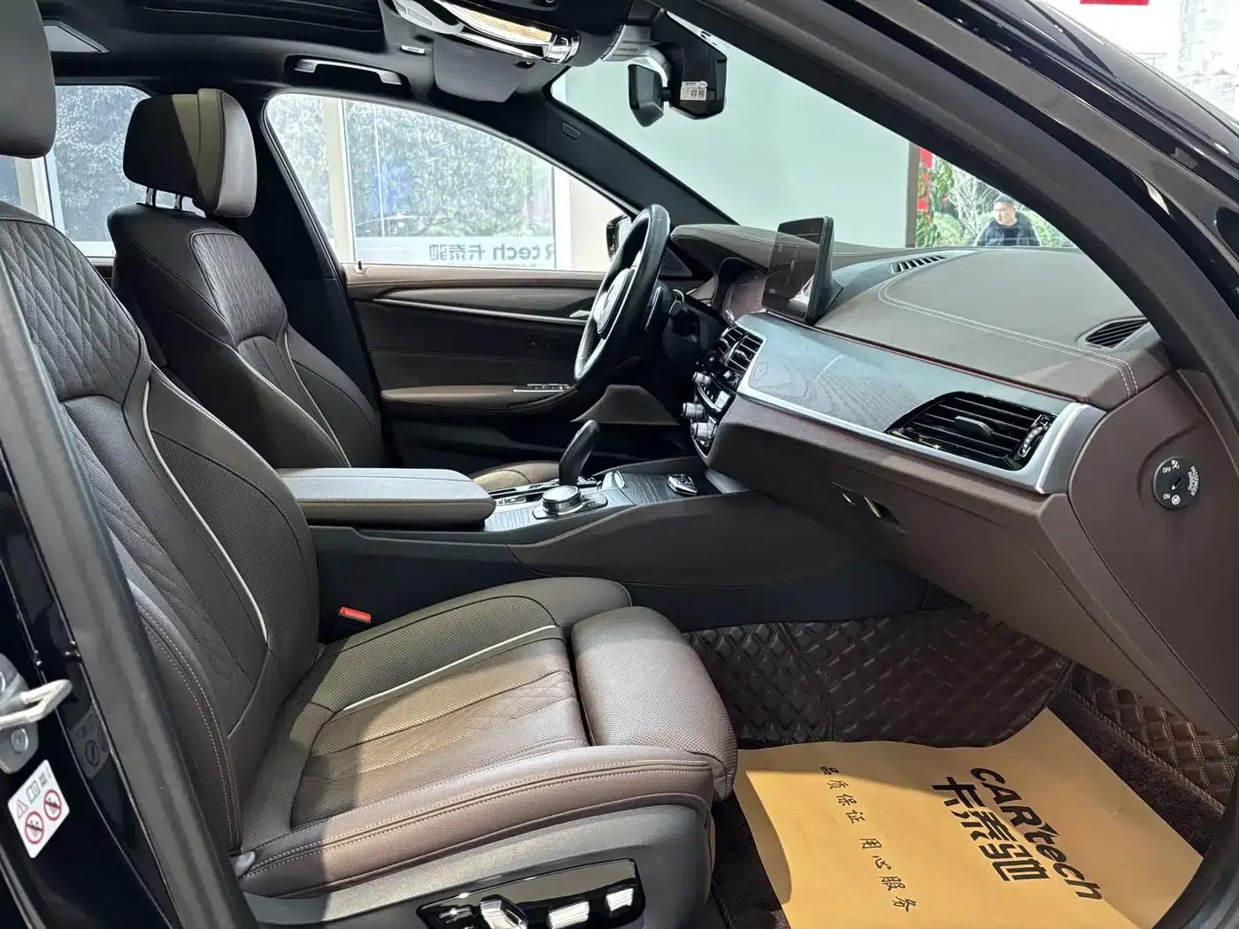 BMW 5 Series 2022 Facelift 3 530Li Luxury M Sport Package — миниатюра 18