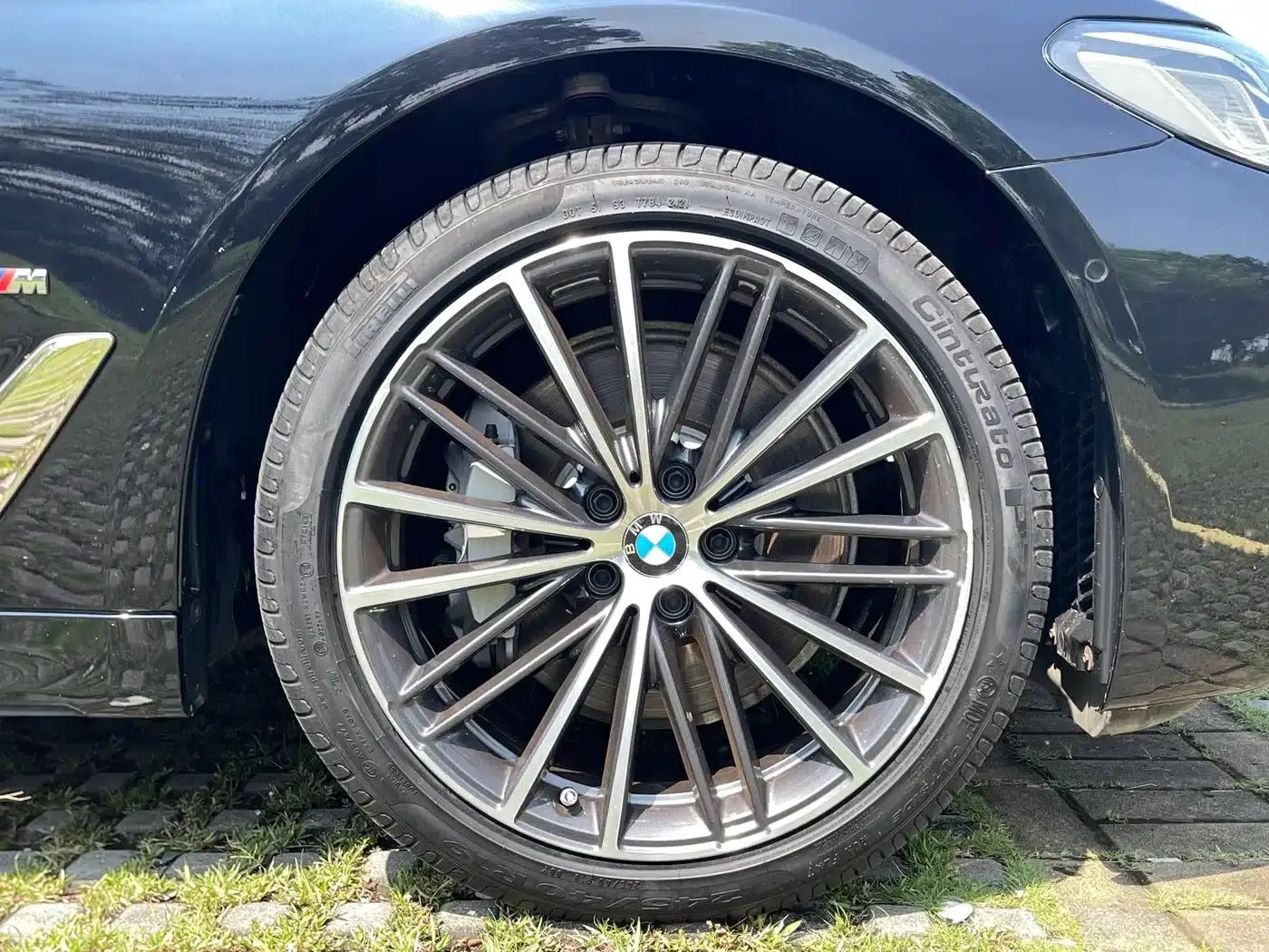 2021 BMW 5 Series Facelift 530Li xDrive M Sport Package — миниатюра 23