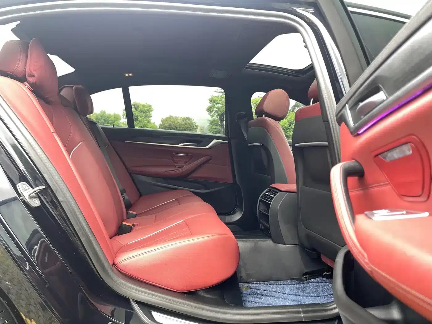 2023 BMW 5 Series 530Li Leading Edition M Sport Package — миниатюра 14