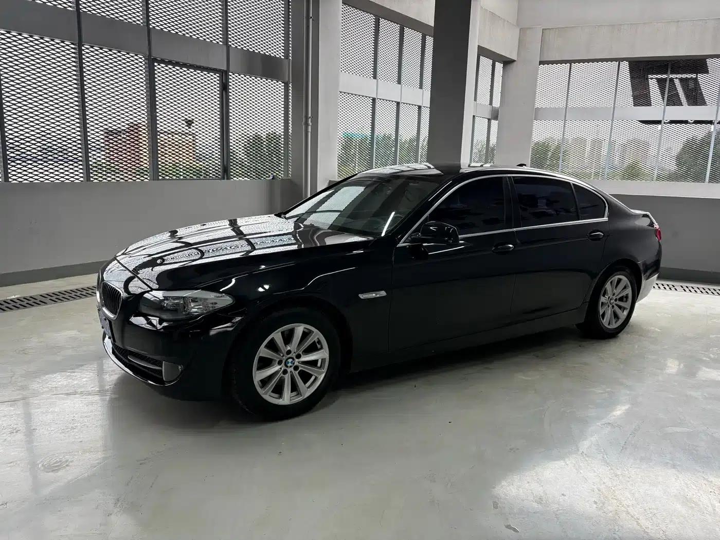 BMW 5 Series 2013 525Li Leading Edition — миниатюра 1