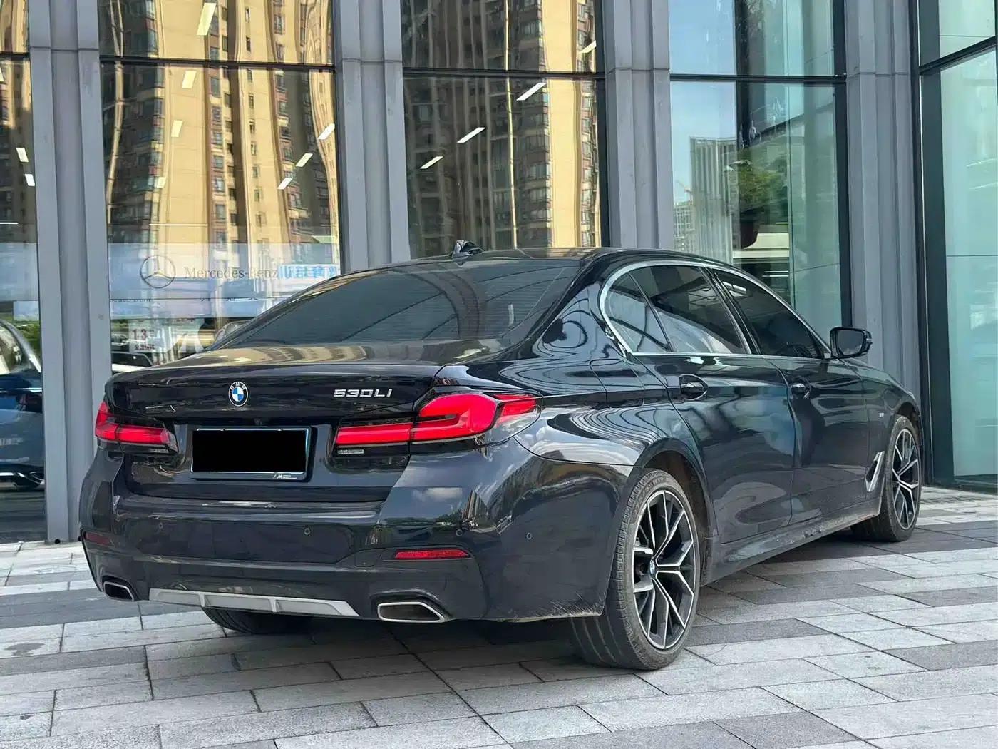 2022 BMW 5 Series 530Li Luxury M Sport Package — миниатюра 4