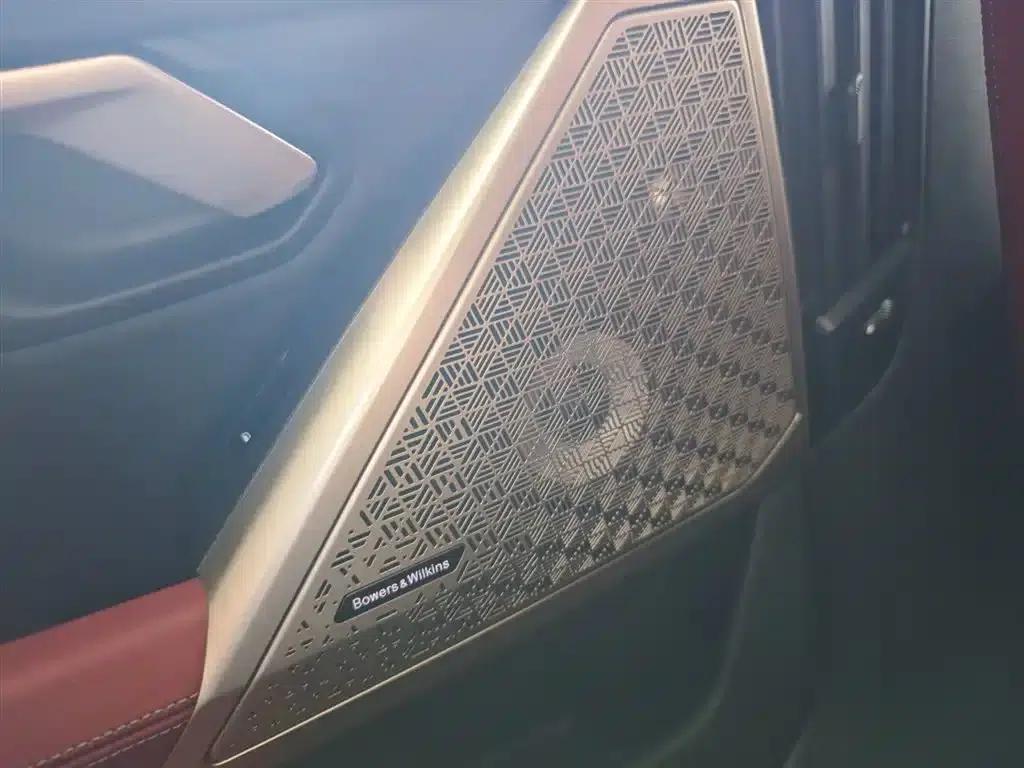 2024 BMW 5 Series 530Li Luxury M Sport Package — миниатюра 13