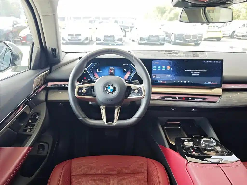 2024 BMW 5 Series 530Li Luxury M Sport Package — миниатюра 10