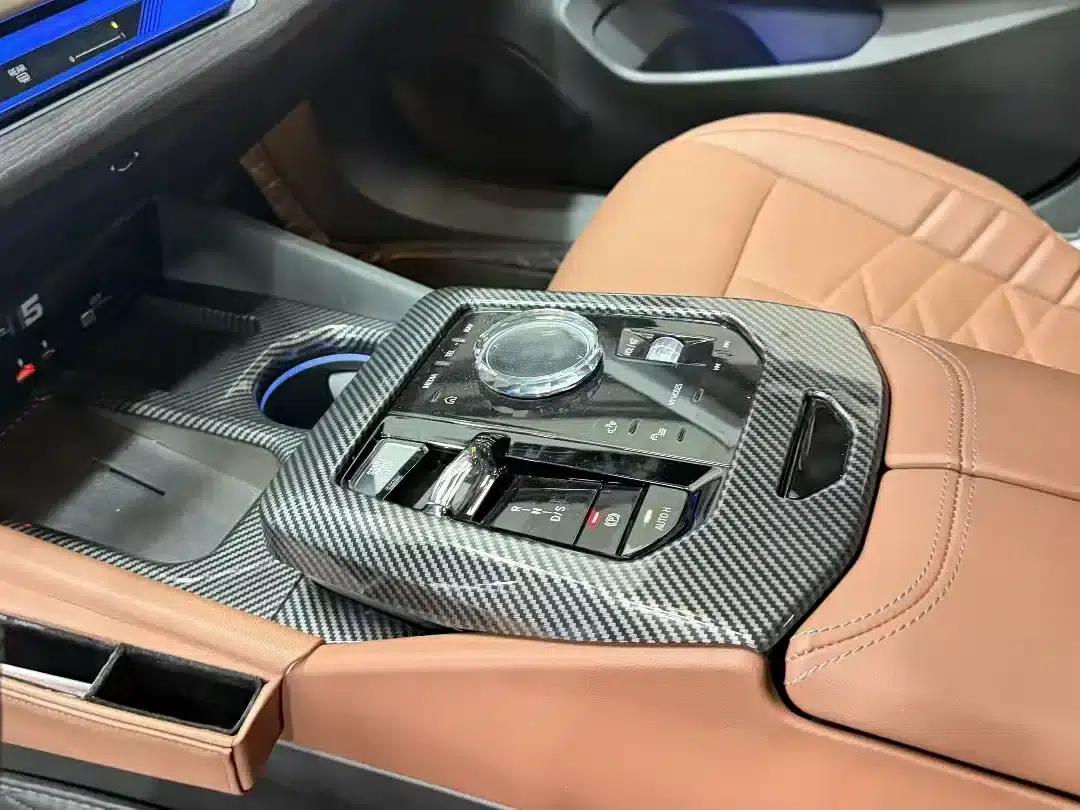 2024 BMW 5 Series 530Li Luxury M Sport Package — миниатюра 6