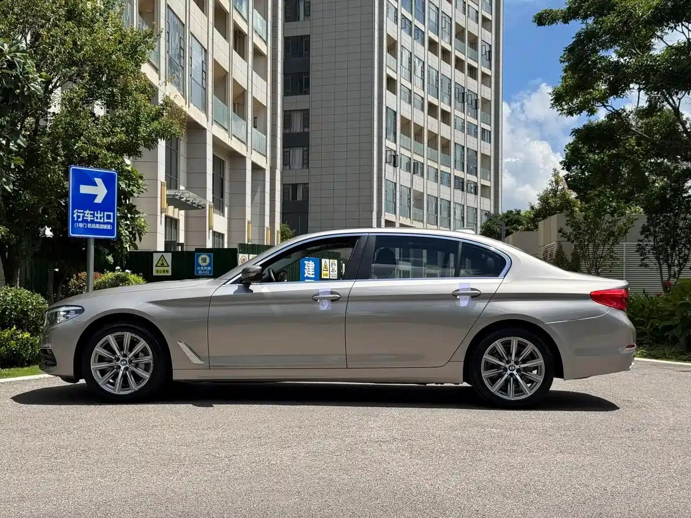 BMW 5 Series 2018 528Li Launch Special Edition — миниатюра 5