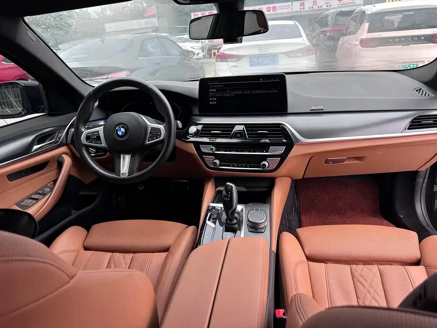 2021 BMW 5 Series Imported Model 525i M Sport Package — миниатюра 8