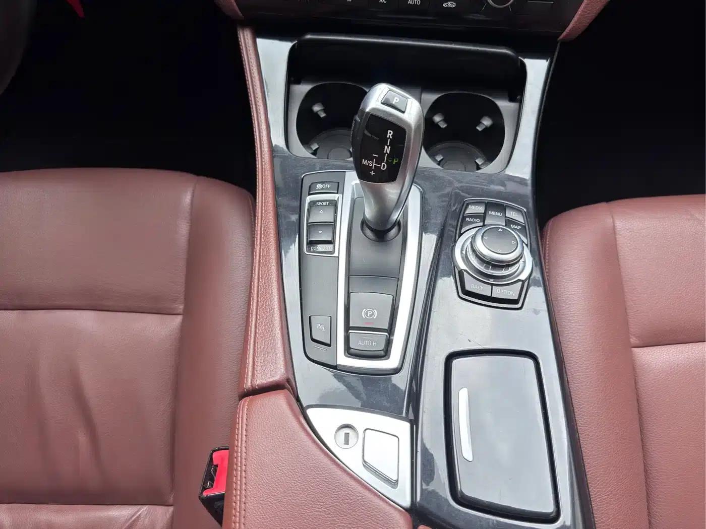 2014 BMW 5 Series Imported Model 520i Elegant Edition — миниатюра 14
