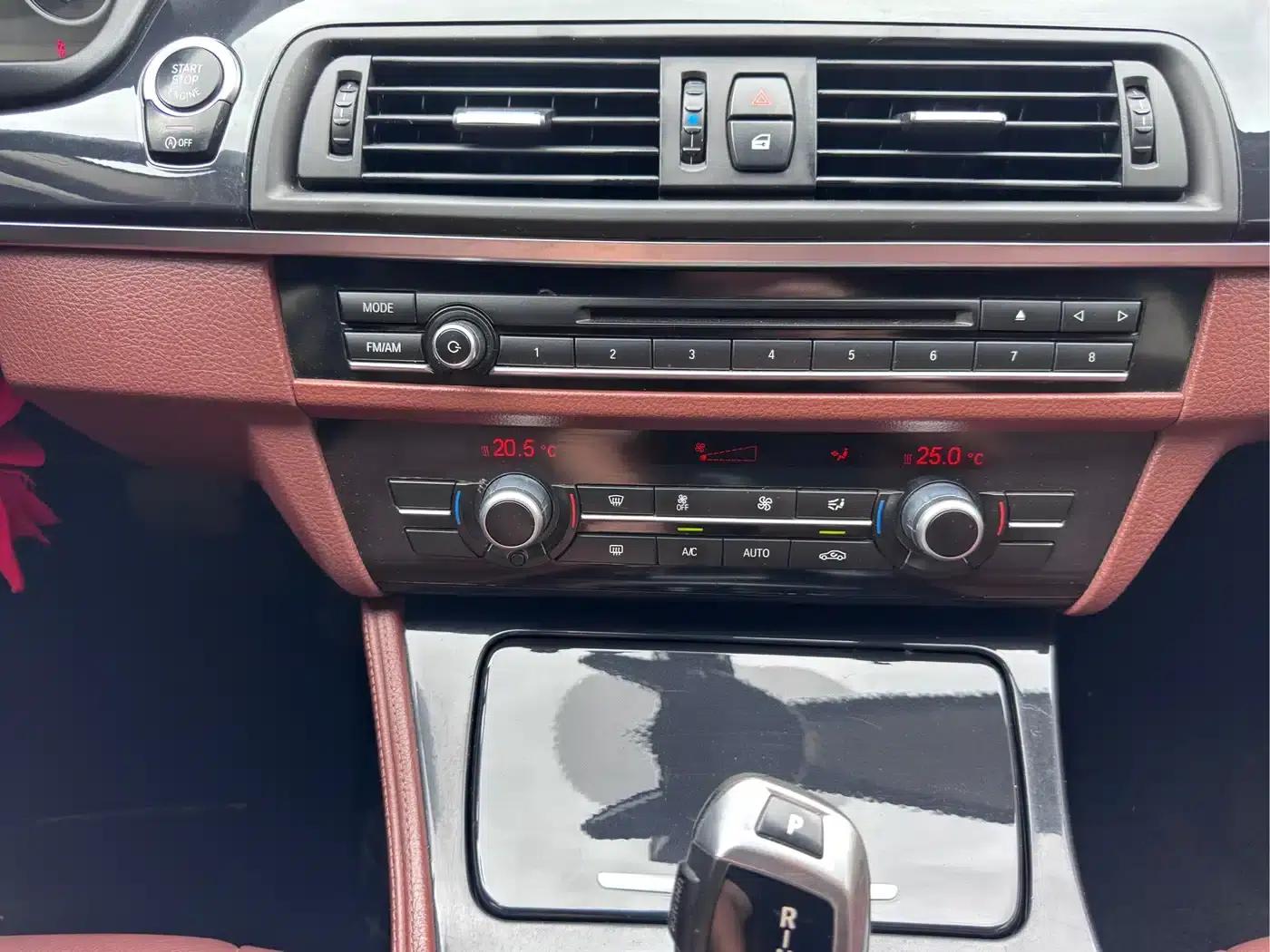 2014 BMW 5 Series Imported Model 520i Elegant Edition — миниатюра 15