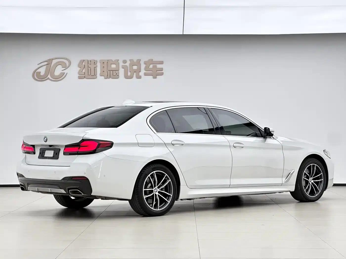 BMW 5 Series PHEV 2022 535Le M Sport Package — миниатюра 14