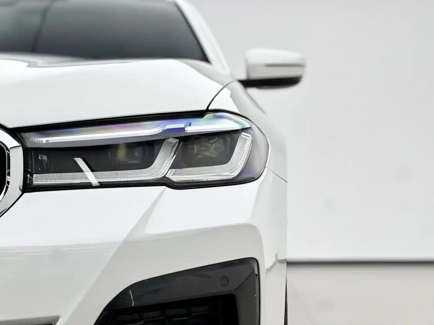BMW 5 Series PHEV 2022 535Le M Sport Package — миниатюра 10