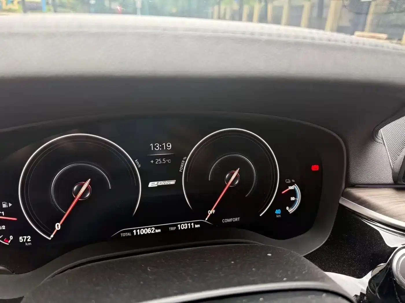 BMW 5 Series PHEV 2019 Facelift 530Le Luxury Package — миниатюра 8