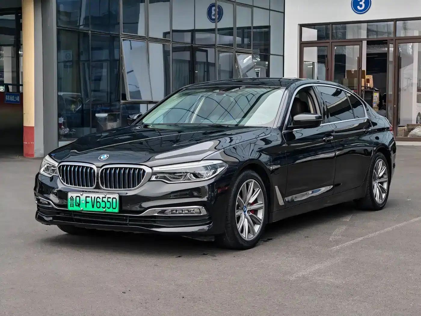 BMW 5 Series PHEV 2018 530Le Luxury Package — миниатюра 1