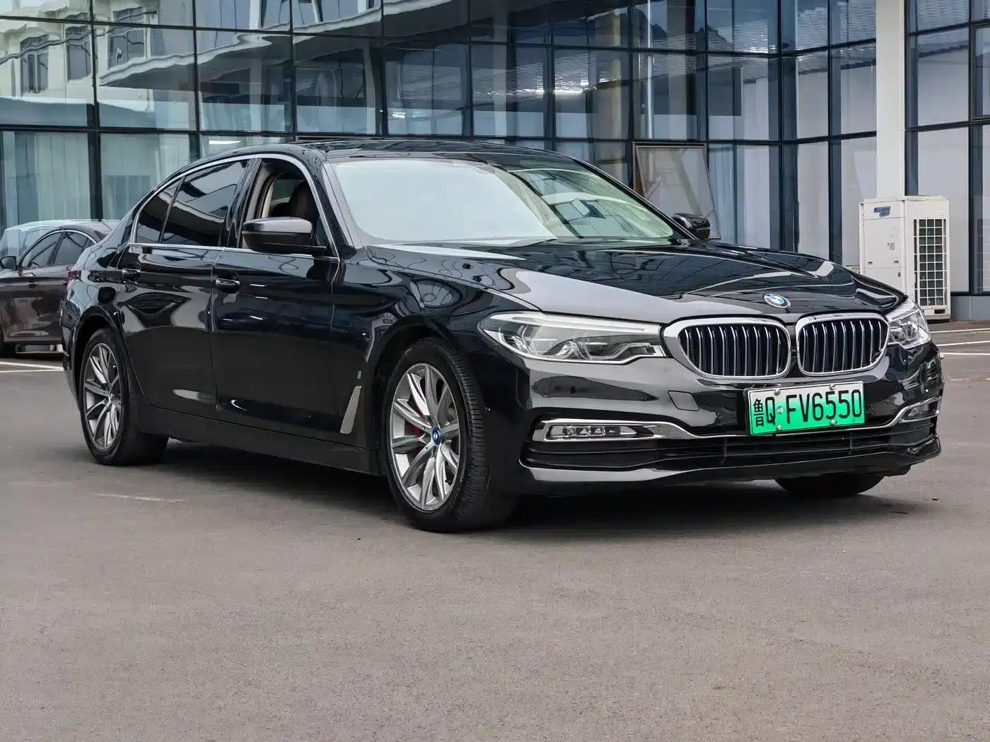 BMW 5 Series PHEV 2018 530Le Luxury Package — миниатюра 3