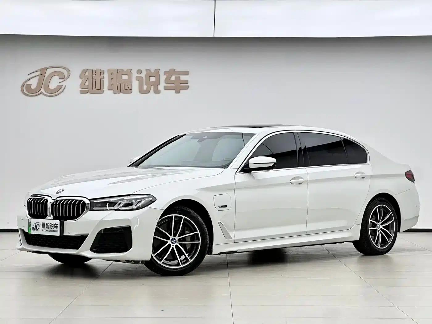 BMW 5 Series PHEV 2022 Facelift 535Le M Sport Package — миниатюра 1