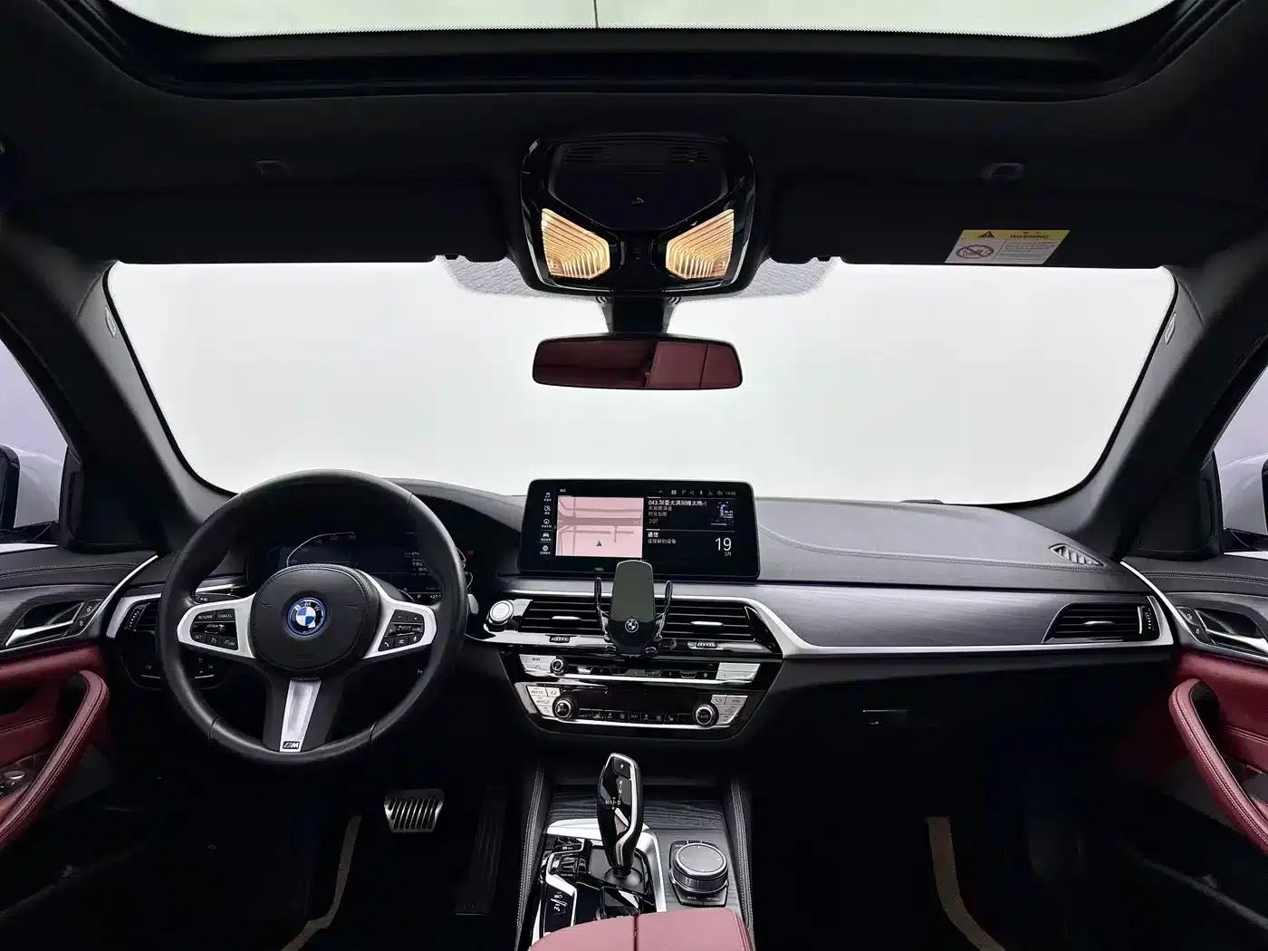 BMW 5 Series PHEV 2022 Facelift 535Le M Sport Package — миниатюра 11