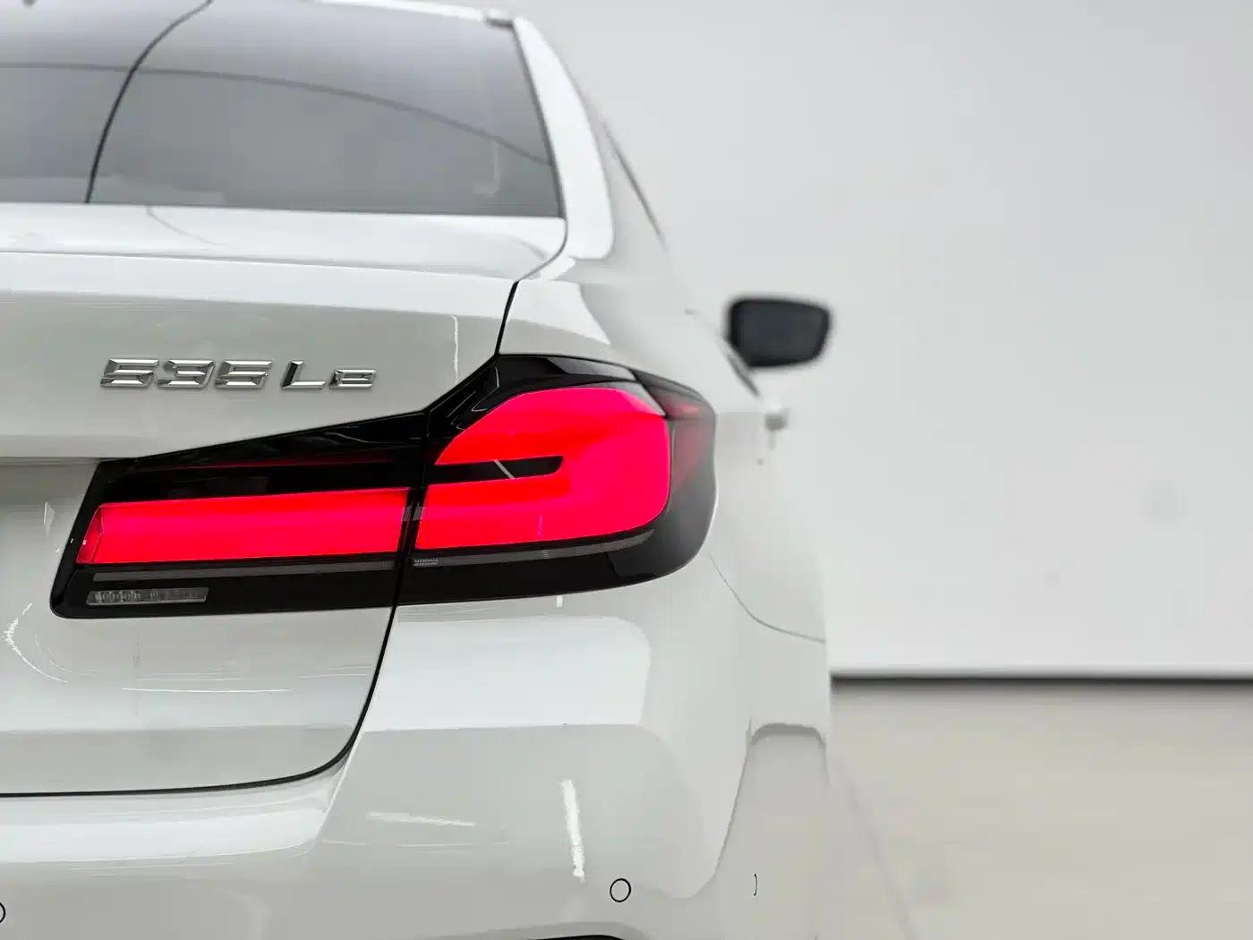BMW 5 Series PHEV 2022 Facelift 535Le M Sport Package — миниатюра 14