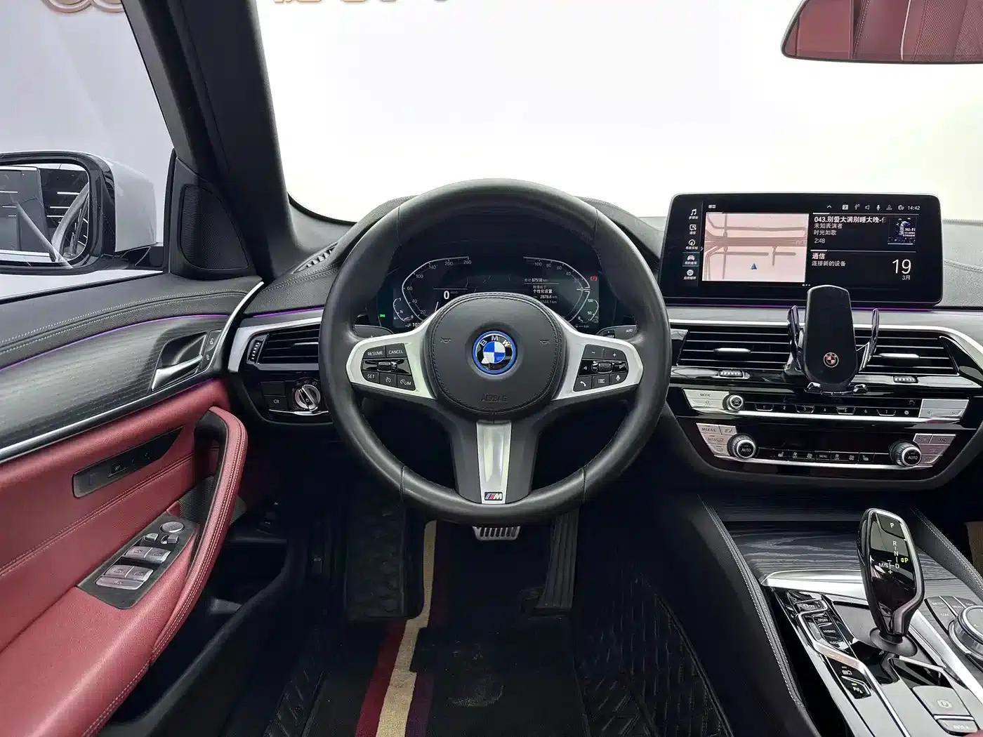 BMW 5 Series PHEV 2022 Facelift 535Le M Sport Package — миниатюра 8