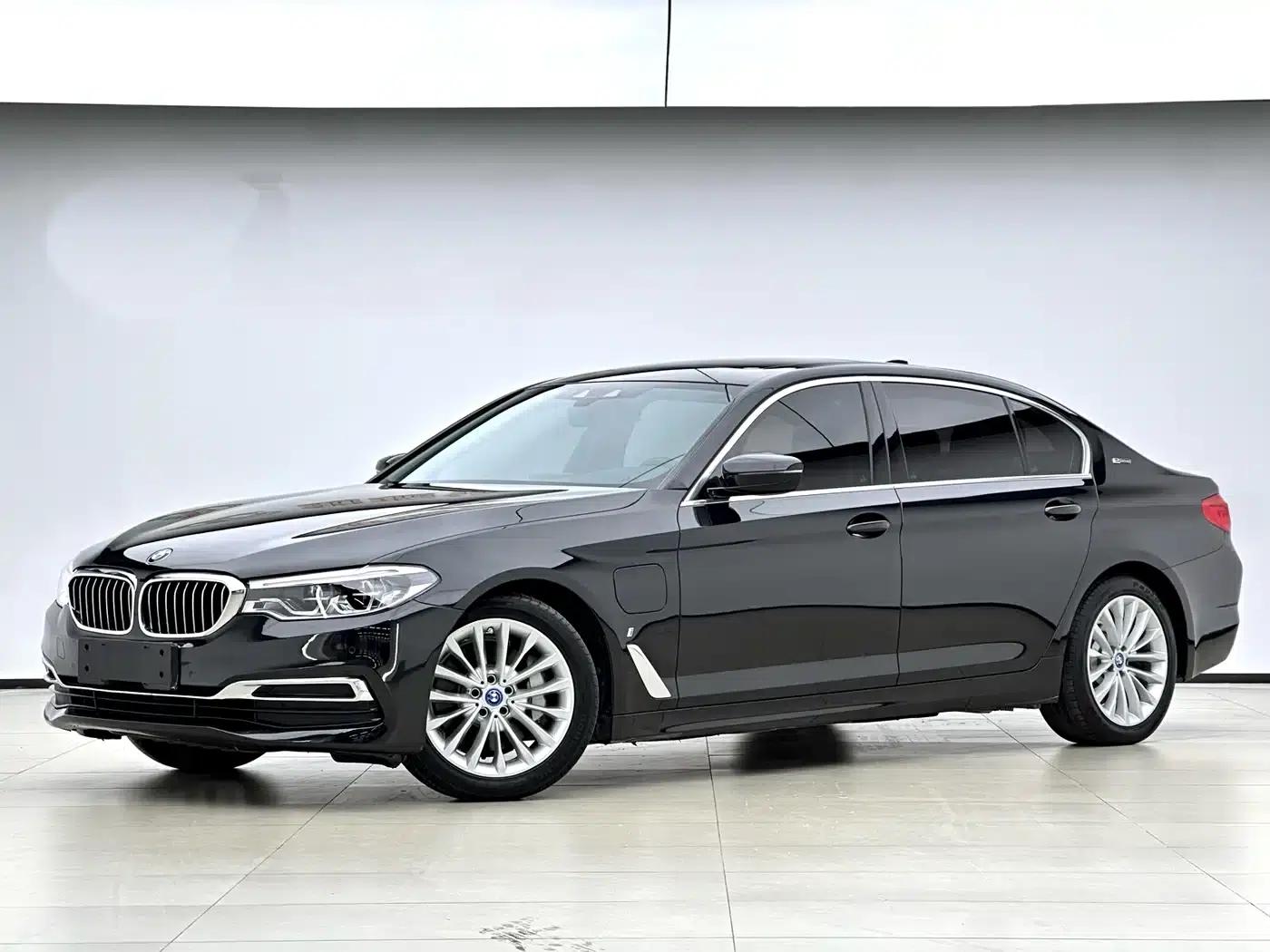 BMW 5 Series PHEV 2019 Facelift 530Le Luxury Package — миниатюра 1