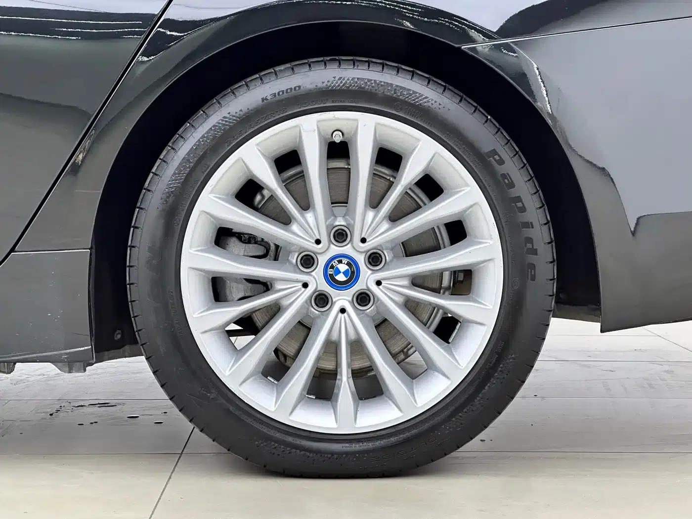 BMW 5 Series PHEV 2019 Facelift 530Le Luxury Package — миниатюра 17