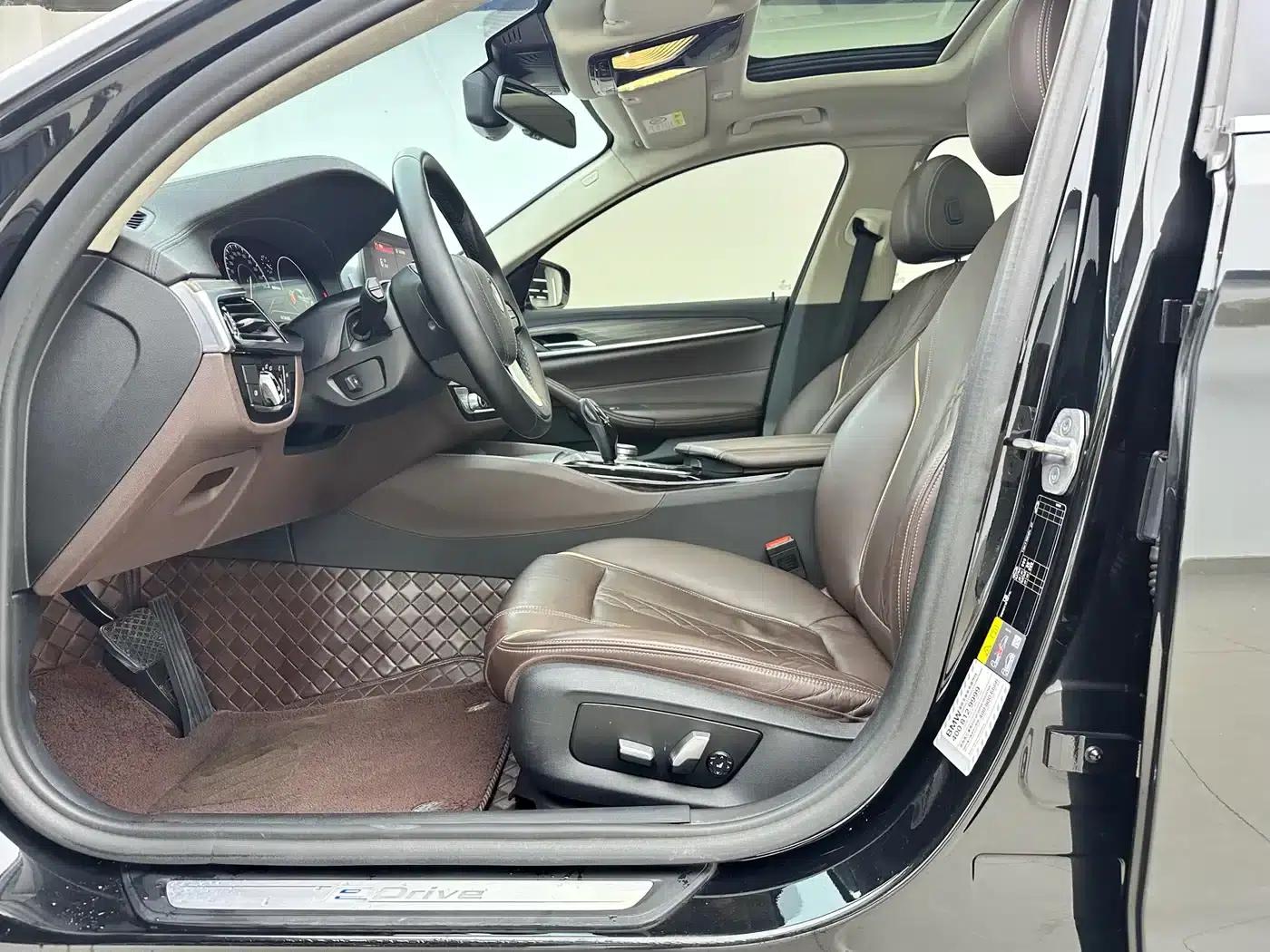 BMW 5 Series PHEV 2019 Facelift 530Le Luxury Package — миниатюра 6