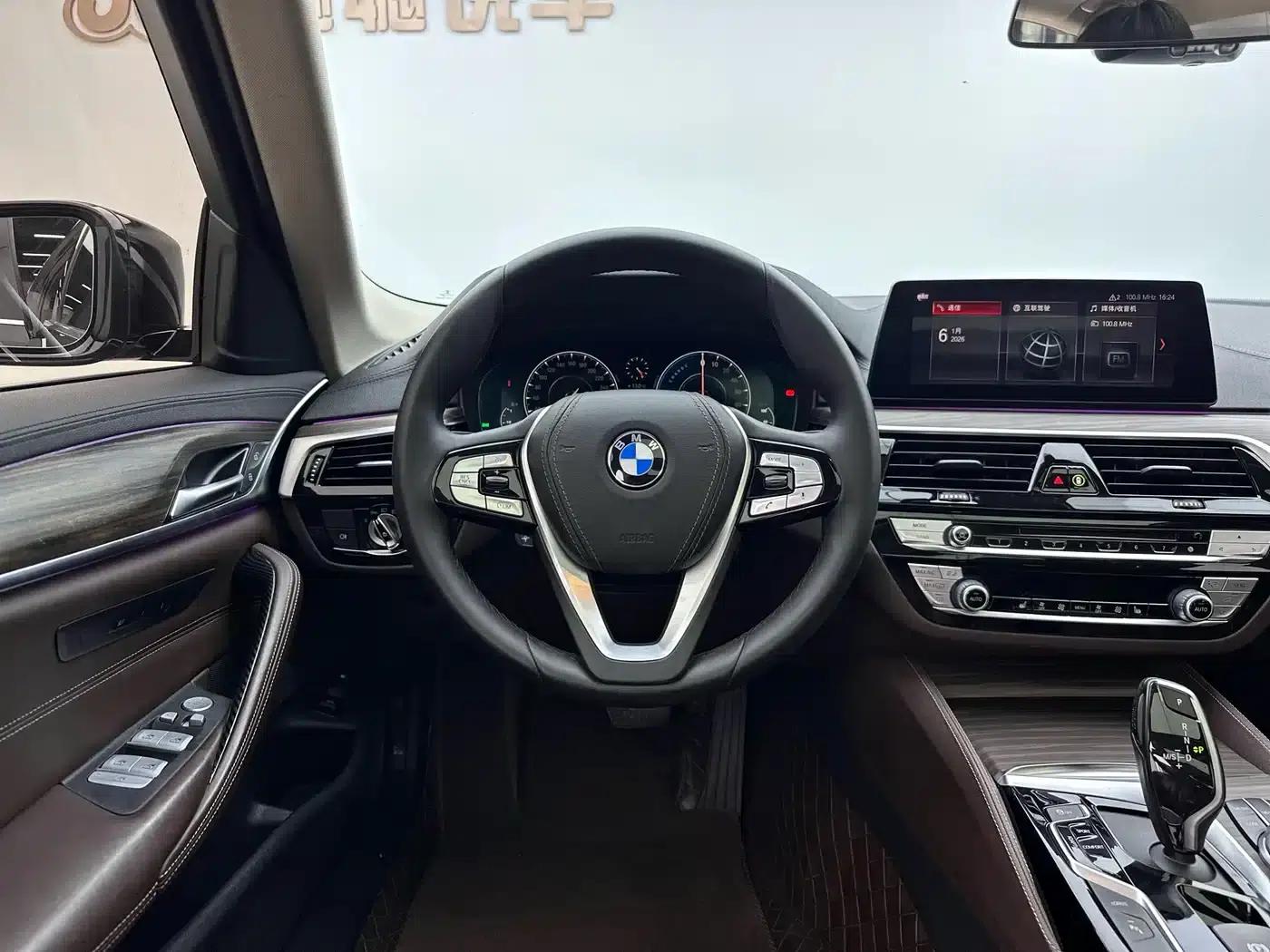 BMW 5 Series PHEV 2019 Facelift 530Le Luxury Package — миниатюра 9
