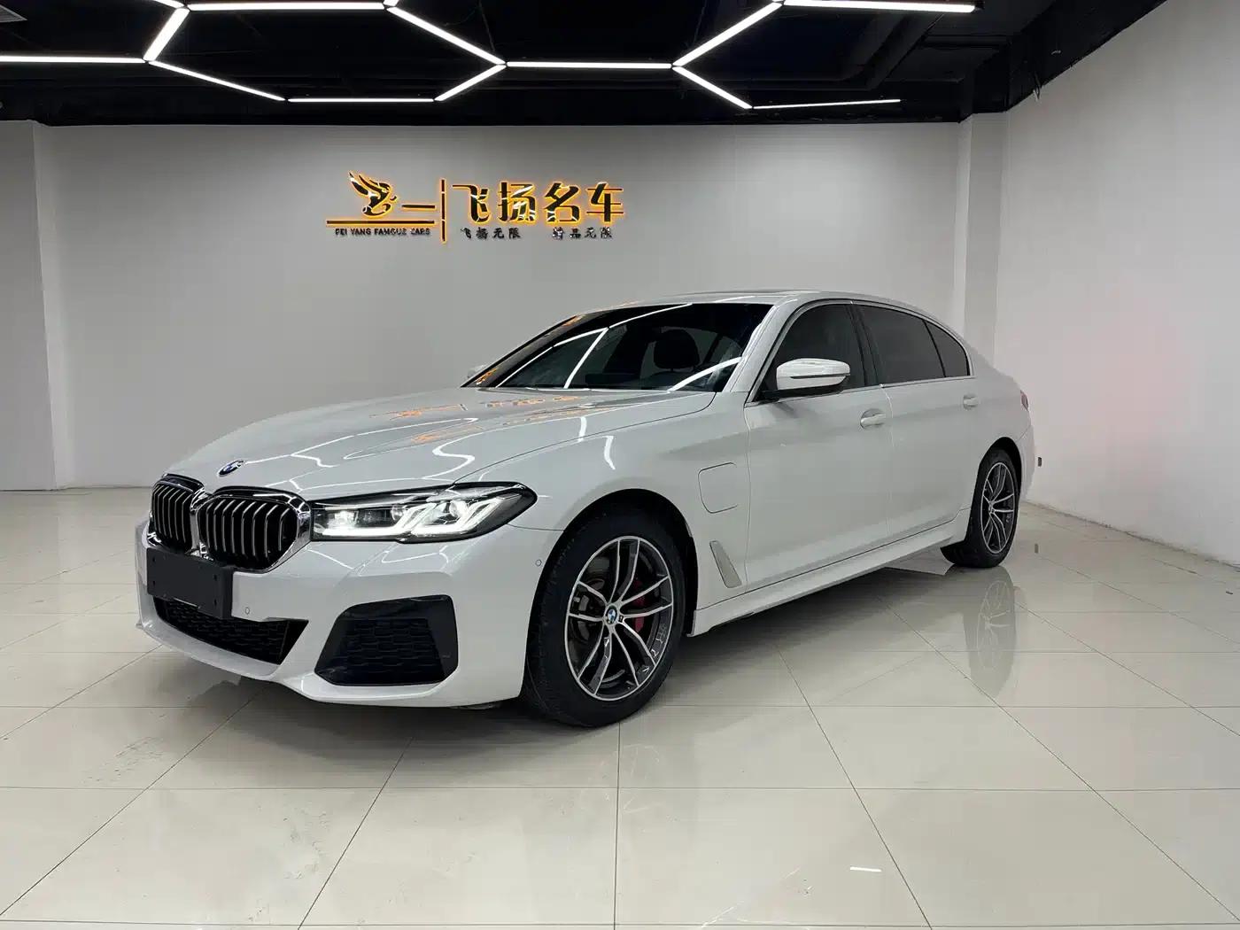 BMW 5 Series PHEV 2021 Facelift 535Le M Sport Package — миниатюра 1