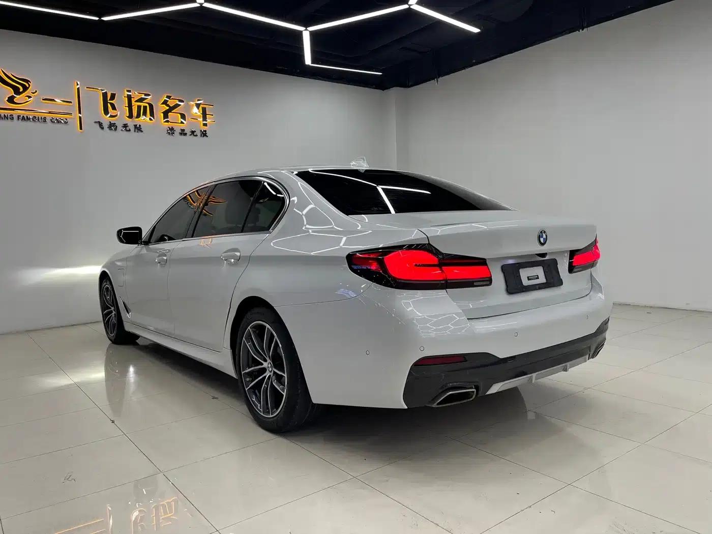 BMW 5 Series PHEV 2021 Facelift 535Le M Sport Package — миниатюра 15