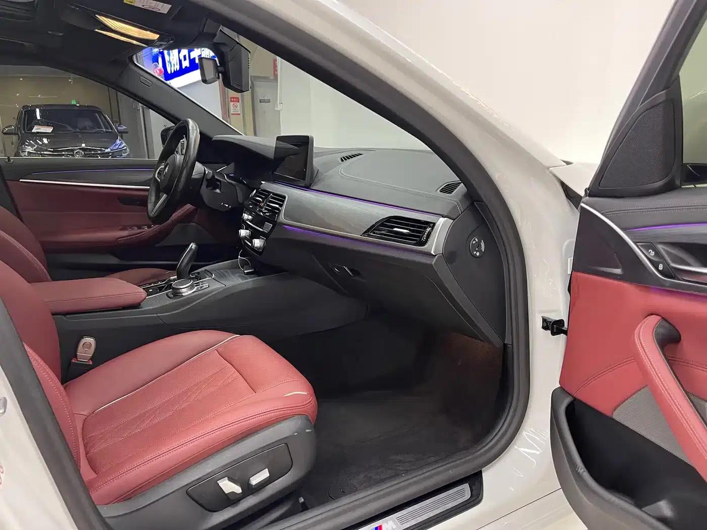 BMW 5 Series PHEV 2021 Facelift 535Le M Sport Package — миниатюра 10