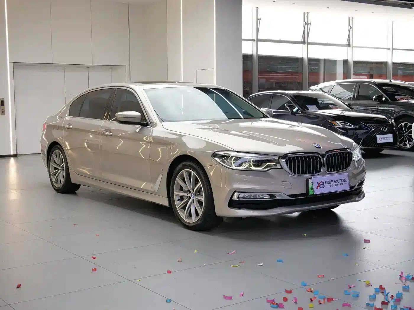 BMW 5 Series PHEV 2019 530Le Luxury Package — миниатюра 5