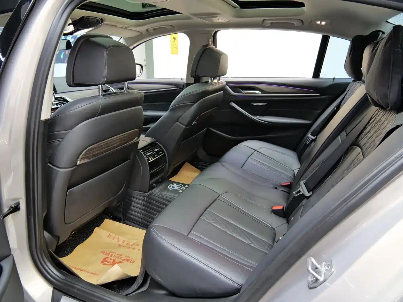 BMW 5 Series PHEV 2019 530Le Luxury Package — миниатюра 9