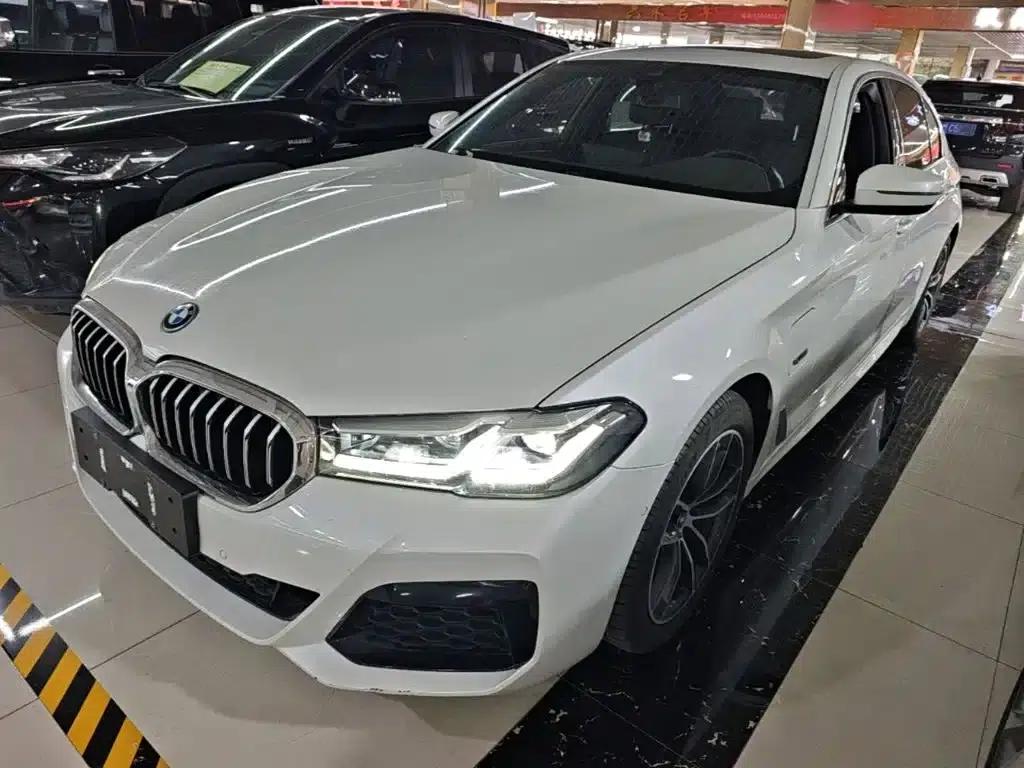 BMW 5 Series PHEV 2022 535Le M Sport Package — миниатюра 2