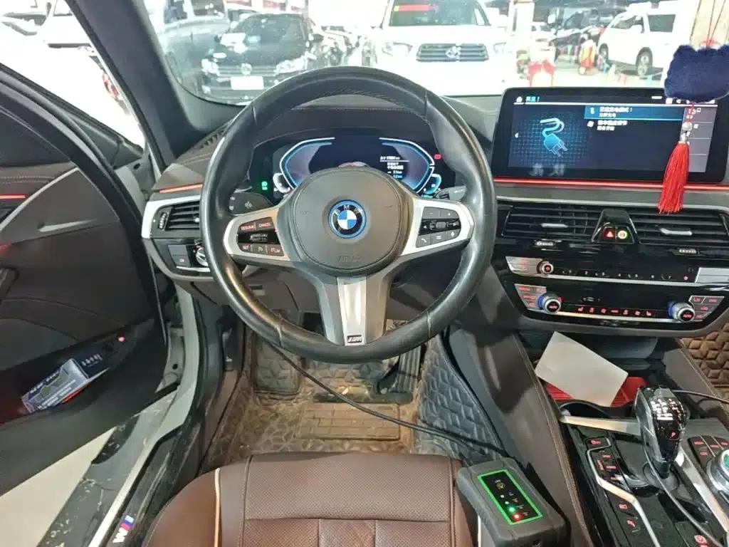 BMW 5 Series PHEV 2022 535Le M Sport Package — миниатюра 11