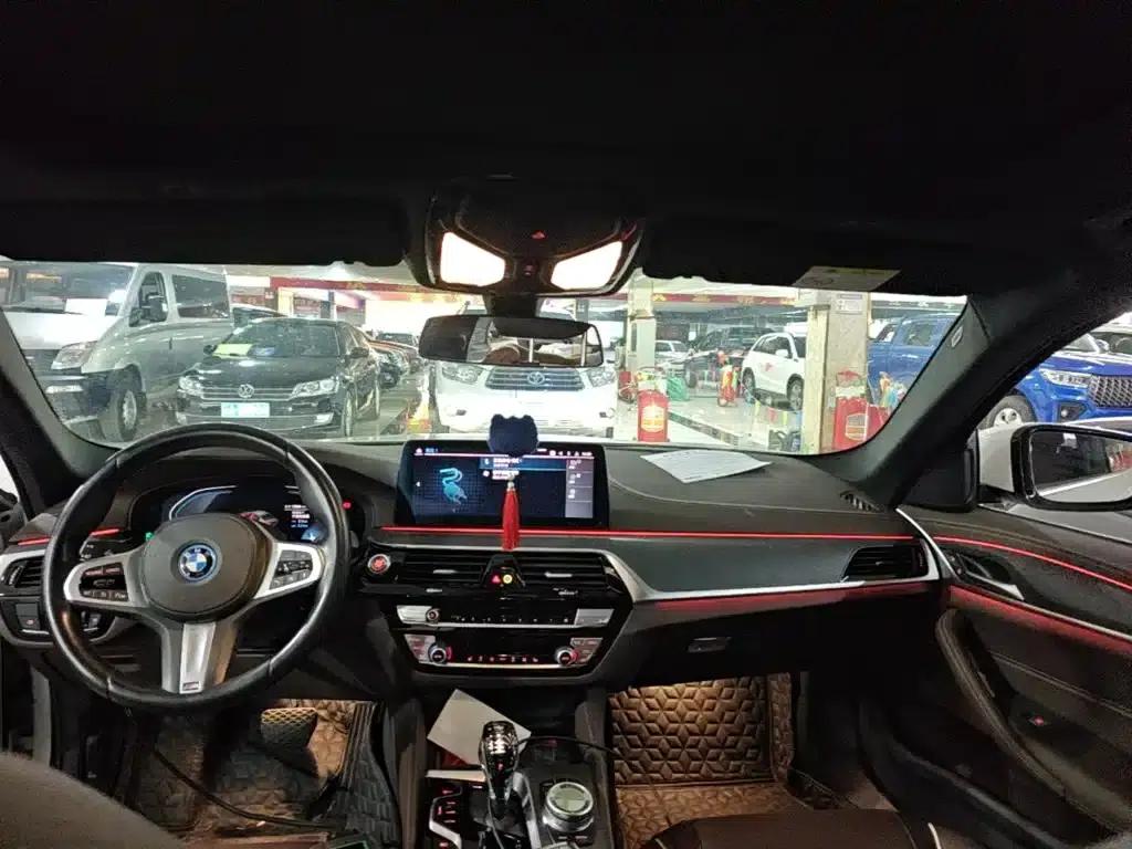 BMW 5 Series PHEV 2022 535Le M Sport Package — миниатюра 18