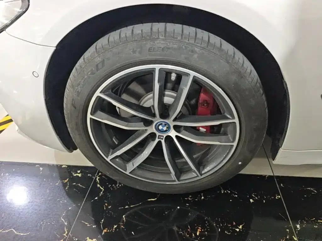 BMW 5 Series PHEV 2022 535Le M Sport Package — миниатюра 23