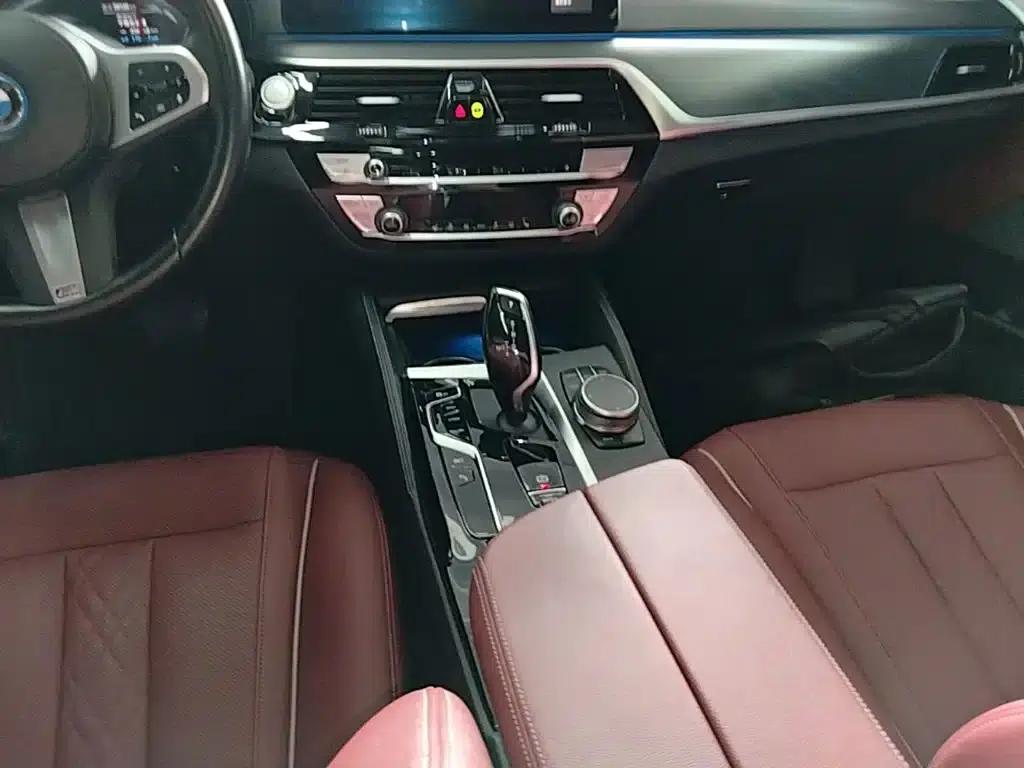 BMW 5 Series PHEV 2022 Facelift 535Le M Sport Package — миниатюра 14