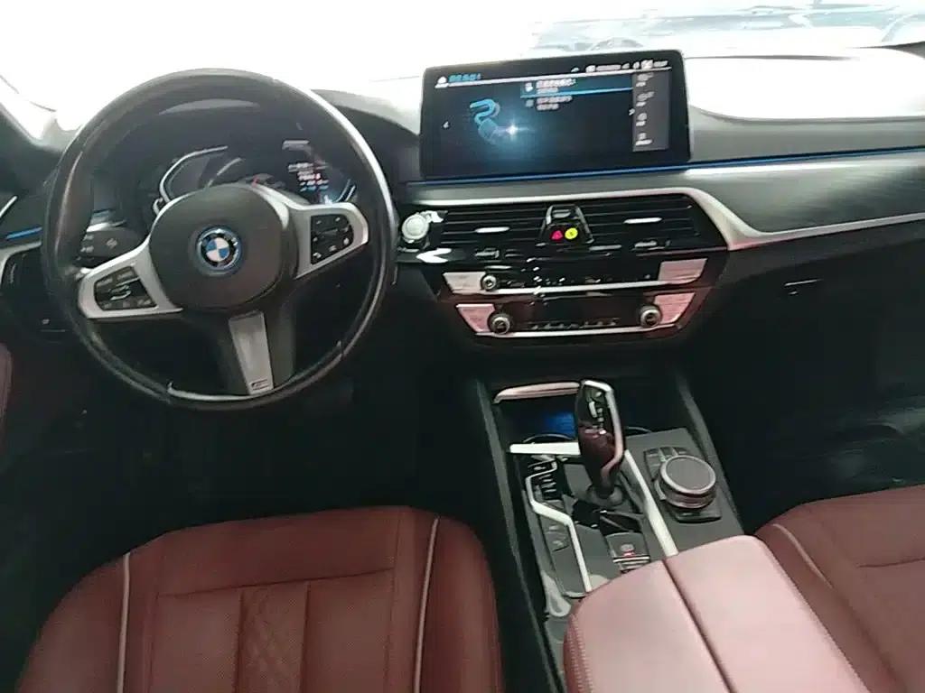 BMW 5 Series PHEV 2022 Facelift 535Le M Sport Package — миниатюра 10