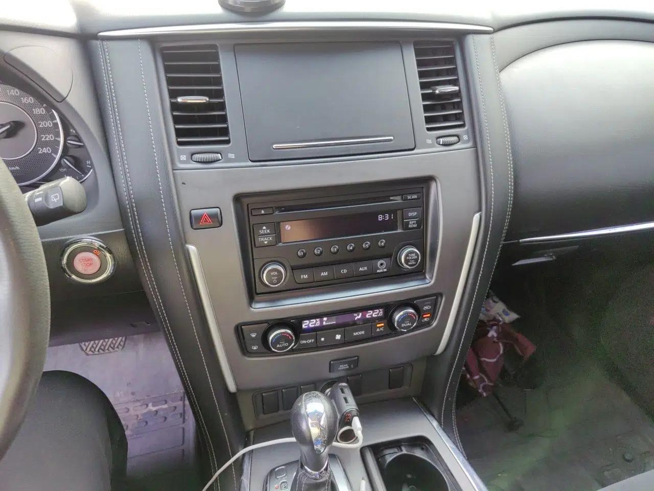 Nissan Patrol Automatic transmission, gasoline, 4.0-liter displacement, four-wheel drive, seven seats — миниатюра 13